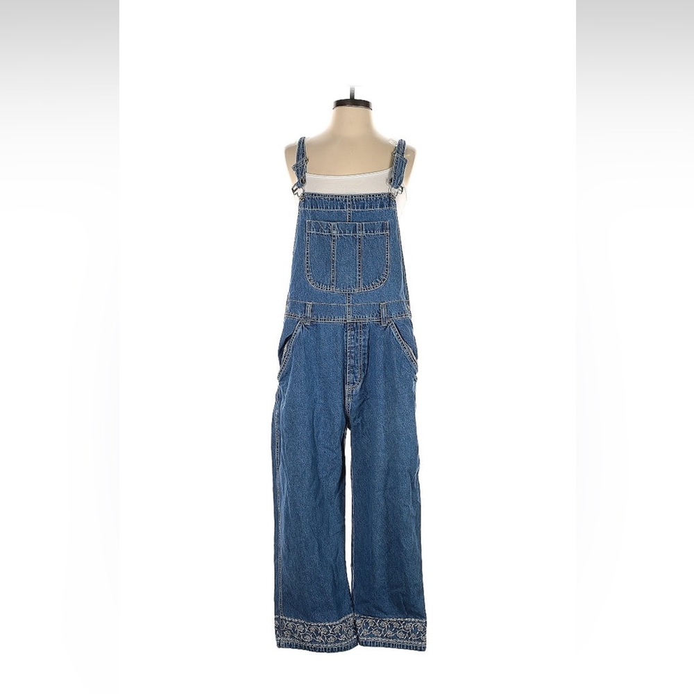 Super cute overalls with embroidered details!!